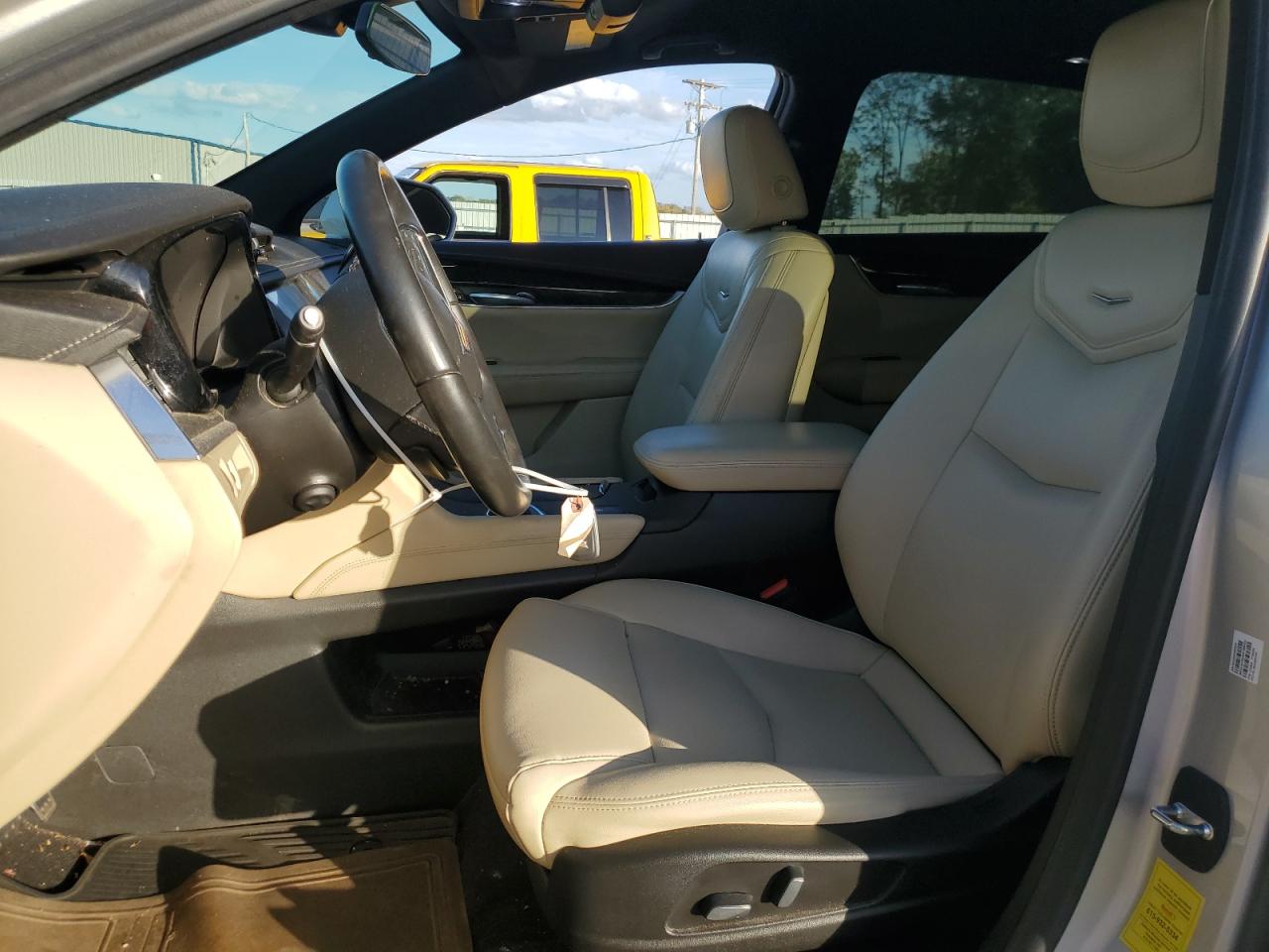2019 Cadillac XT5 VIN 1GYKNARS0KZ177533 Copart auction photo, front end / minor dent/scratches damage thumbnail 7