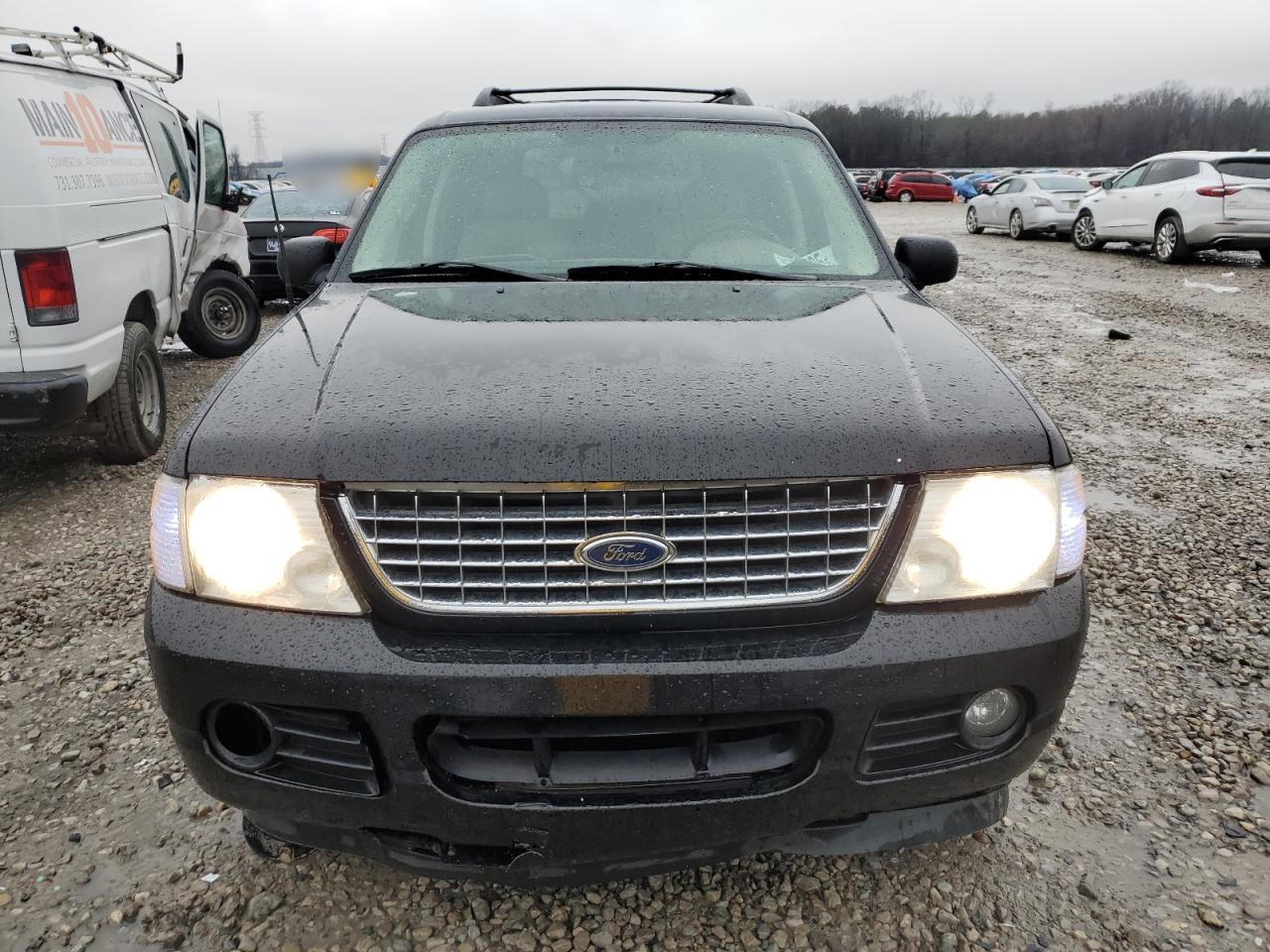 2005 Ford Explorer VIN 1FMZU63K35UA11887 Copart auction photo, minor dent/scratches damage thumbnail 5