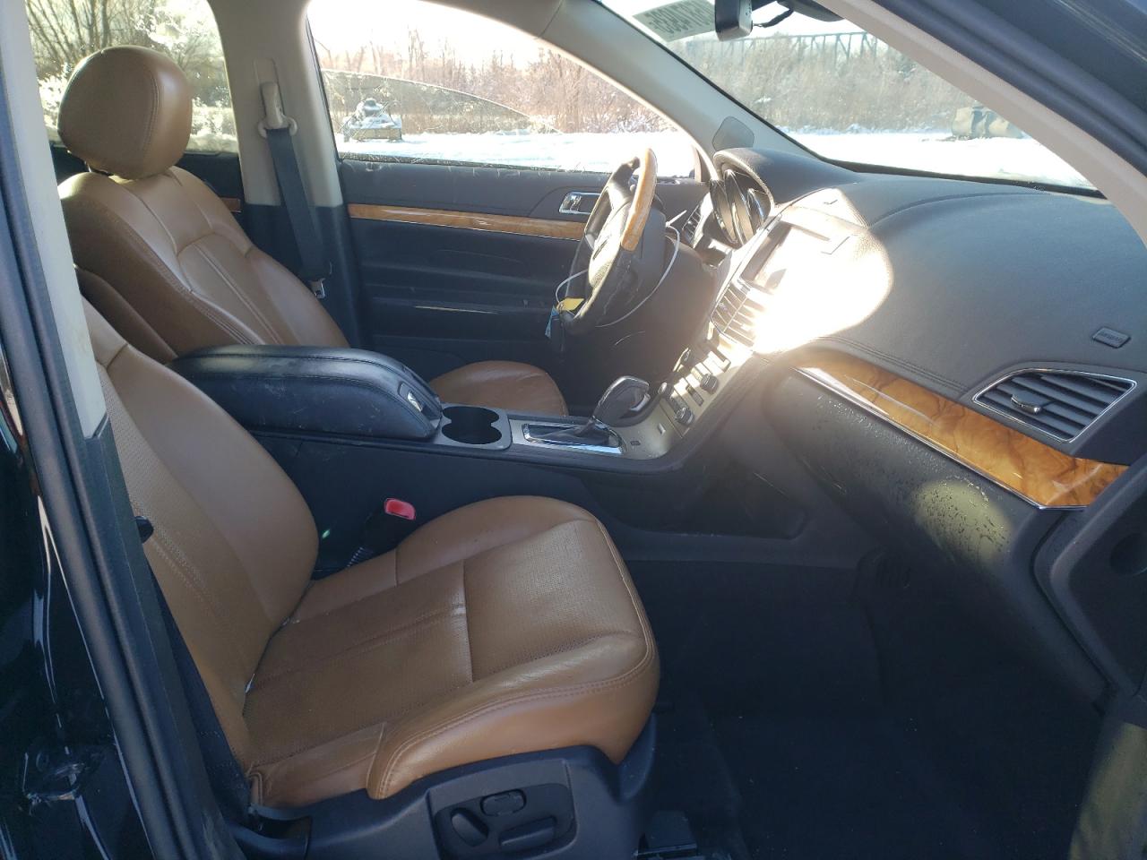 2011 Lincoln MKT VIN 2LMHJ5AT9BBJ53239 Copart auction photo, side / undercarriage damage thumbnail 7