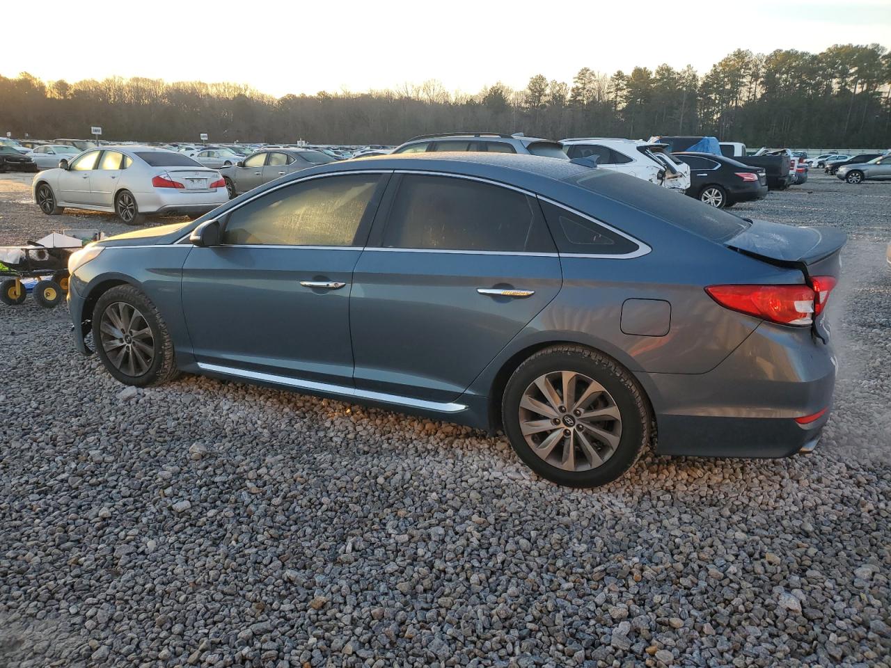 2017 Hyundai Sonata VIN 5NPE34AF5HH592694 Copart auction photo, rear end / undercarriage damage thumbnail 2