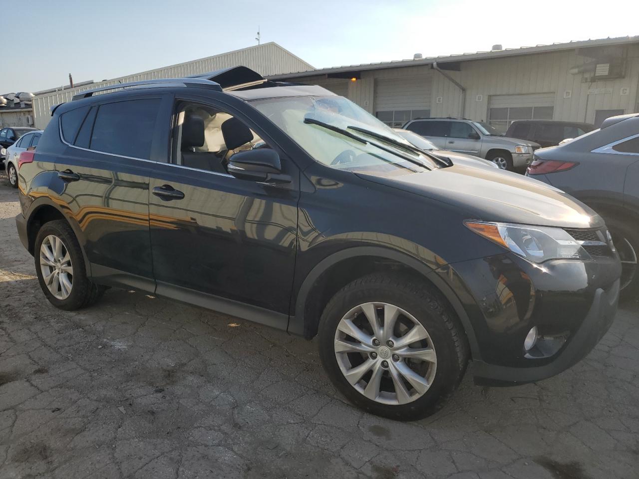 2015 Toyota RAV 4 VIN 2T3DFREV4FW239550 Copart auction photo, side / top/roof damage thumbnail 4