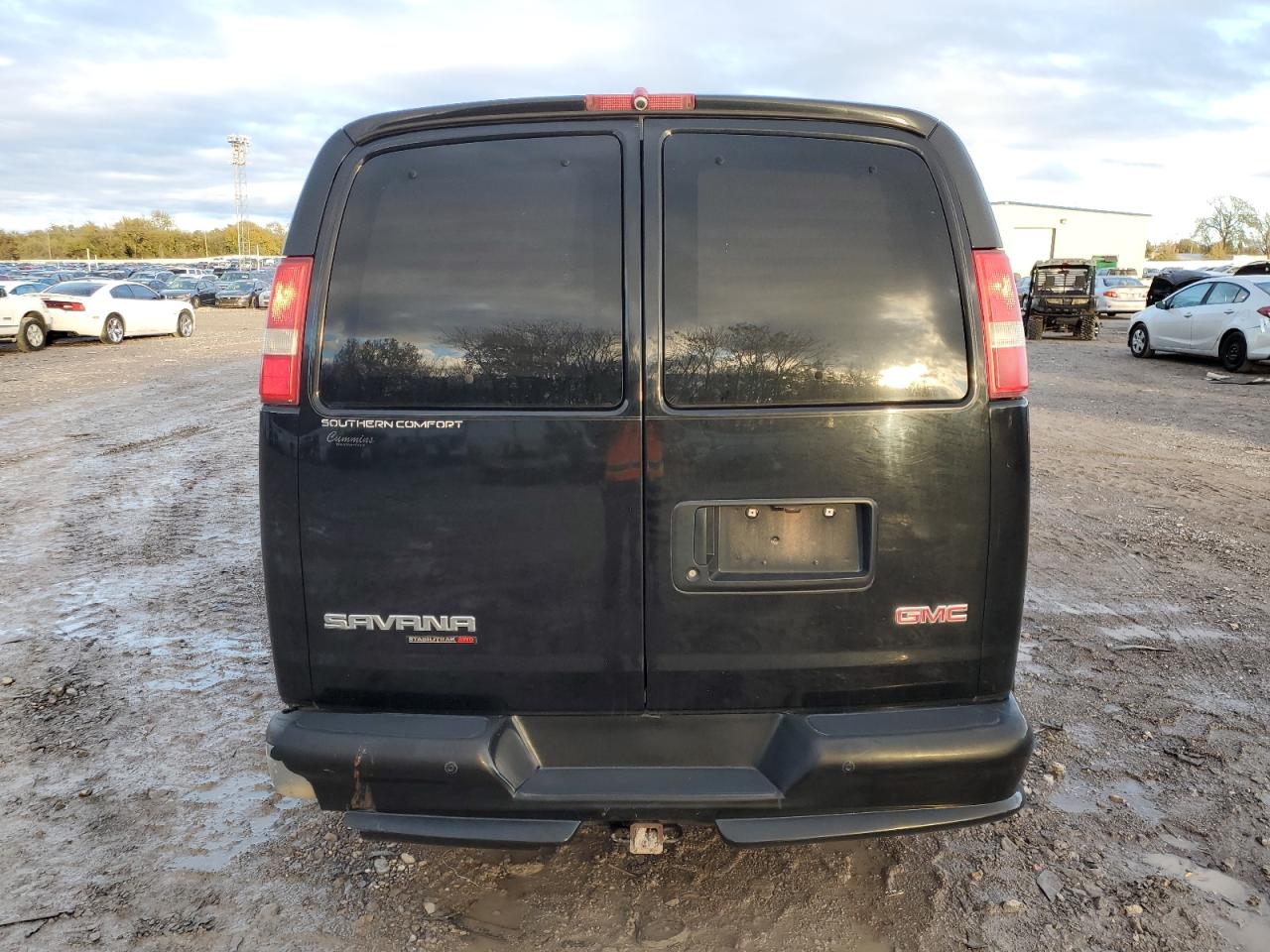 2012 GMC Savana VIN 1GDS8DC49C1150688 Copart auction photo, side / minor dent/scratches damage thumbnail 6