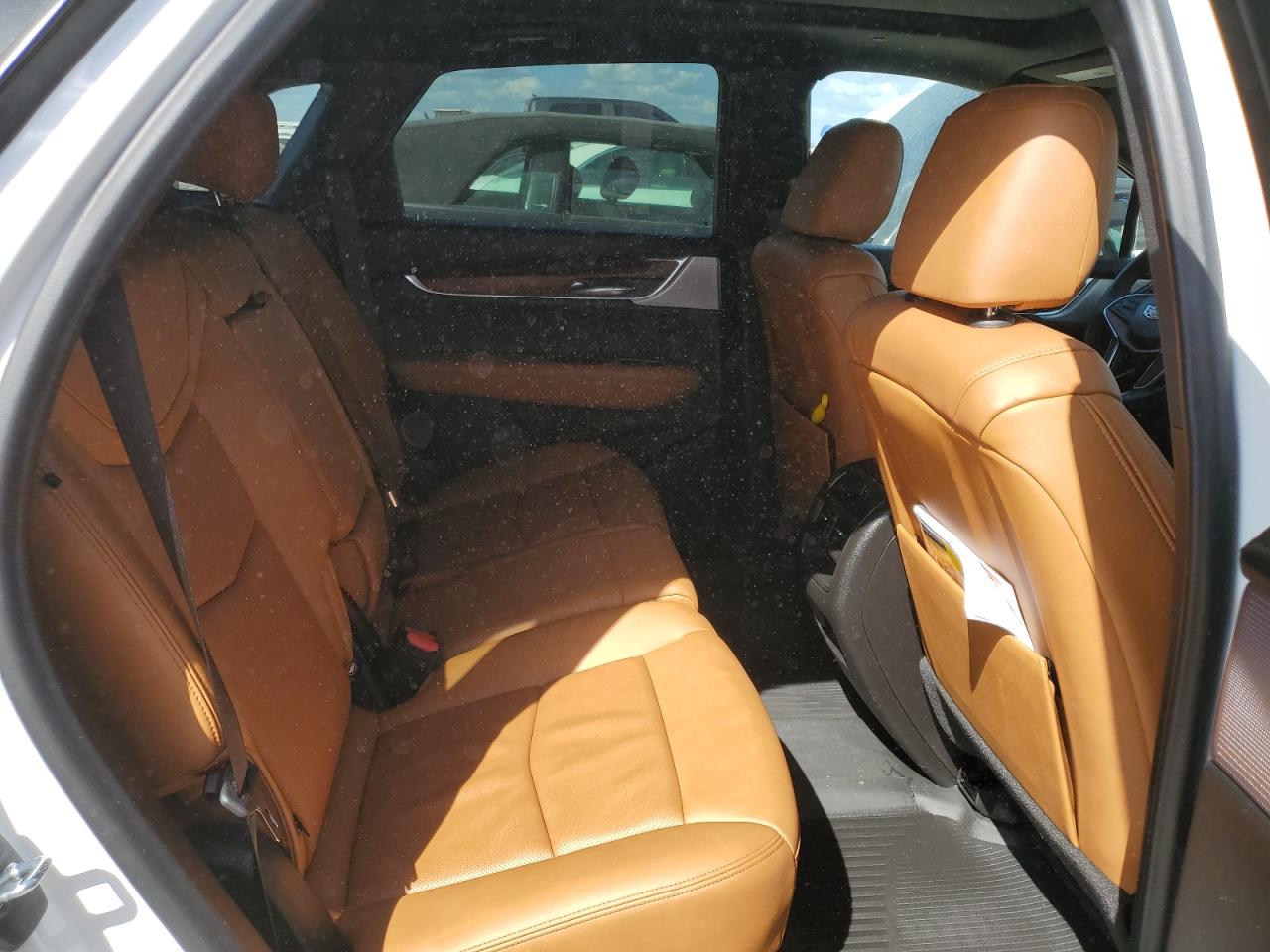 2022 Cadillac XT5 VIN 1GYKNCRS1NZ175354 Copart auction photo, water/flood damage thumbnail 11