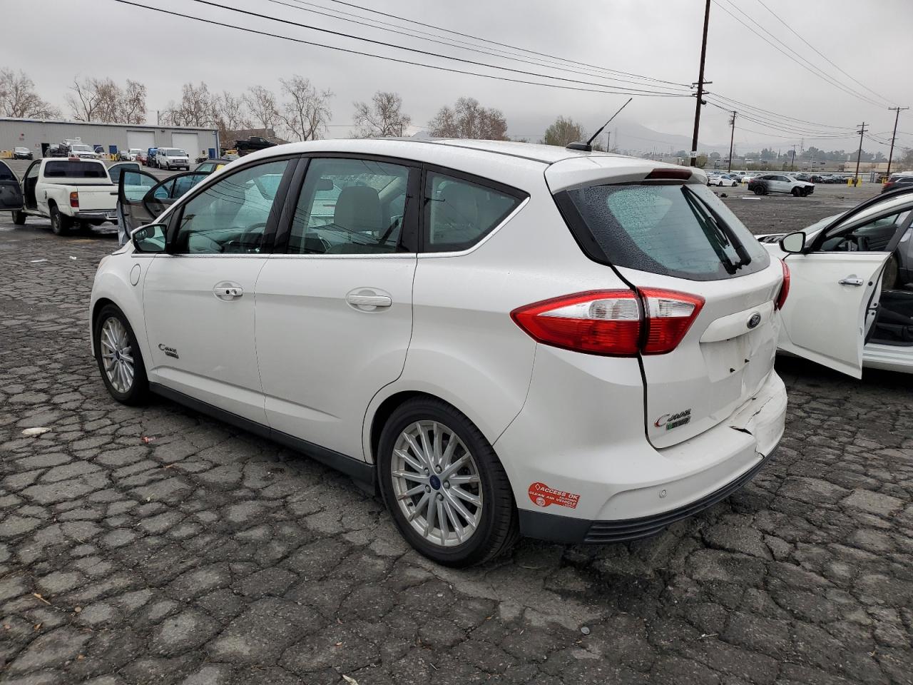 2016 Ford C-MAX VIN 1FADP5CU6GL108811 Copart auction photo, rear end / front end damage thumbnail 2
