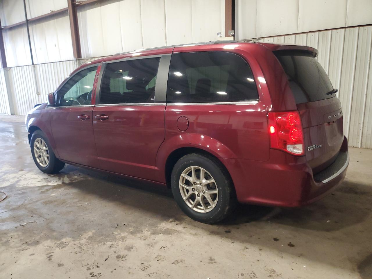 2020 Dodge Caravan VIN 2C4RDGCG0LR161665 Copart auction photo, front end damage thumbnail 2