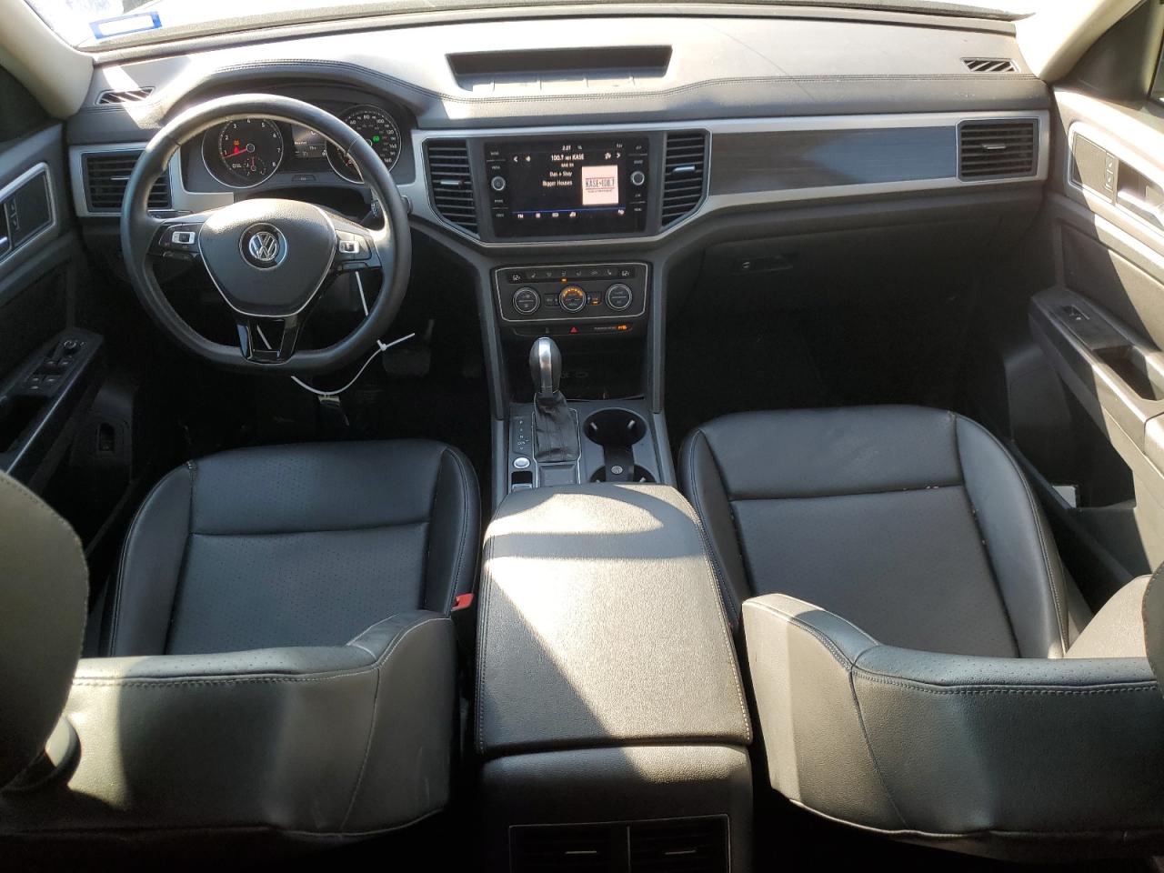 2019 Volkswagen Atlas VIN 1V2WR2CA4KC519519 Copart auction photo, rear end / minor dent/scratches damage thumbnail 8