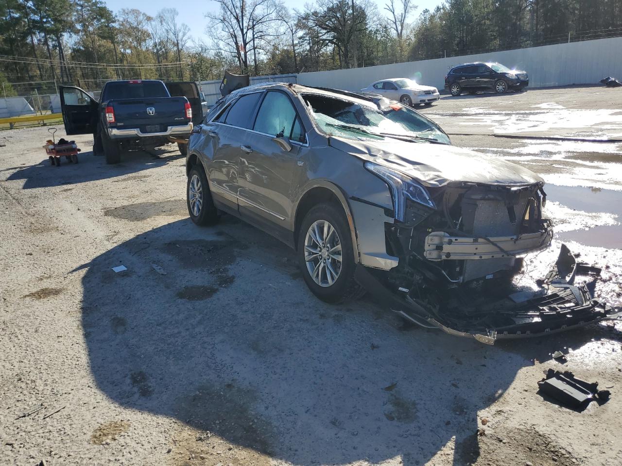 2022 Cadillac XT5 VIN 1GYKNCRS8NZ112882 Copart auction photo, all over / front end damage thumbnail 4