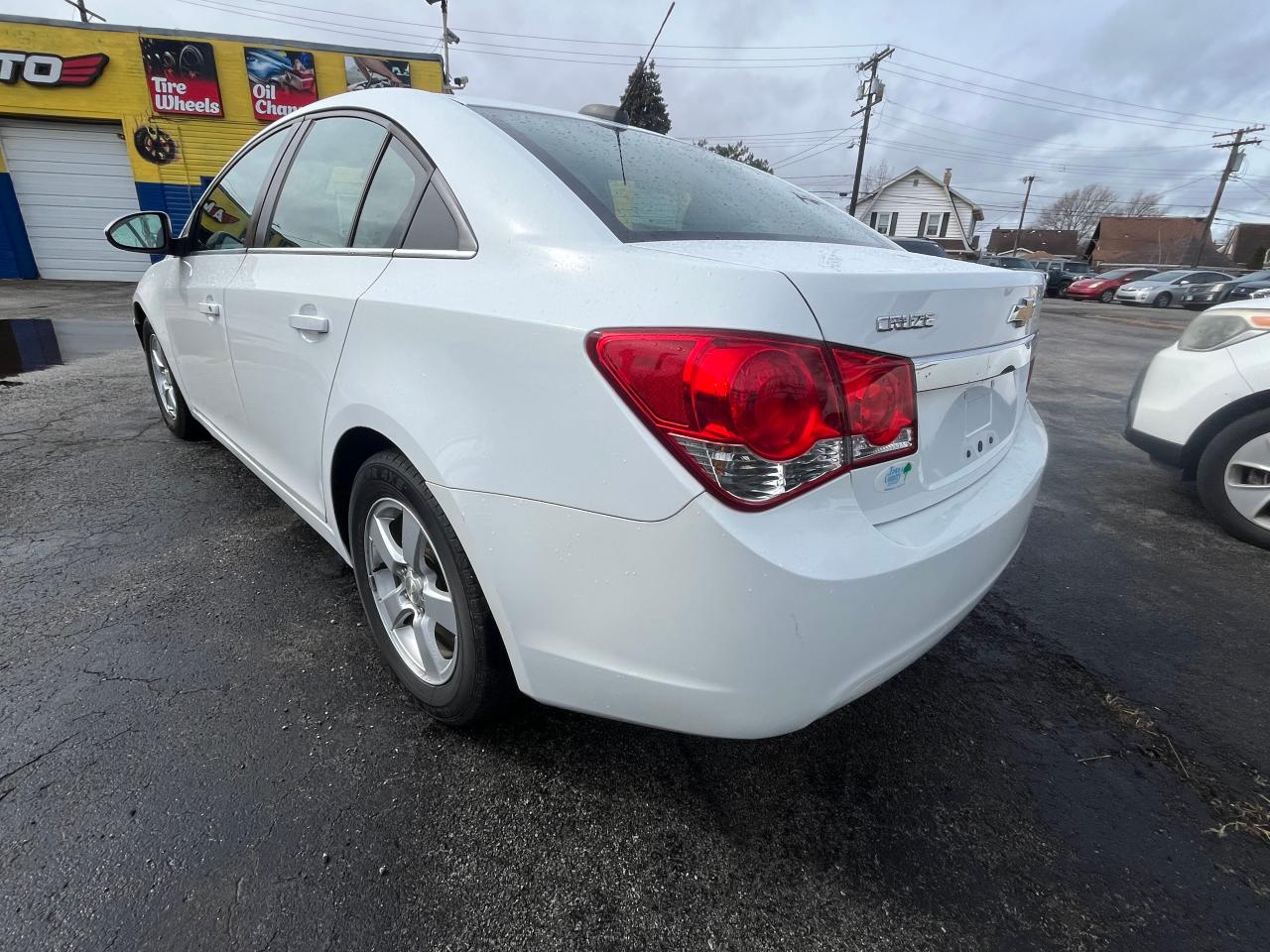2016 Chevrolet Cruze VIN 1G1PE5SB7G7205918 Copart auction photo, normal wear damage thumbnail 3