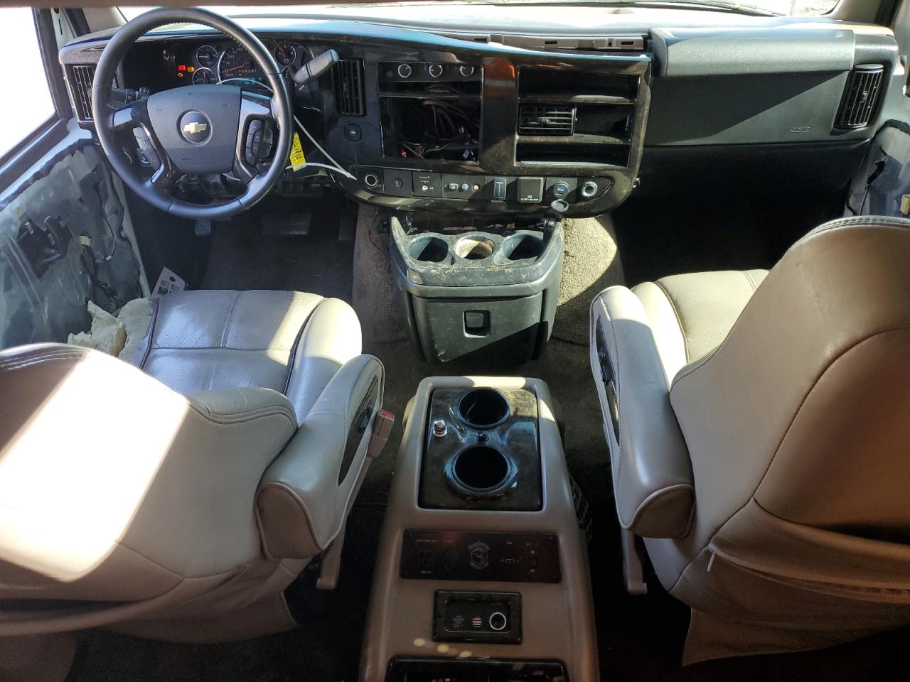 2015 Chevrolet Express VIN 1GBWGLCG5F1144795 Copart auction photo, vandalism / front end damage thumbnail 8