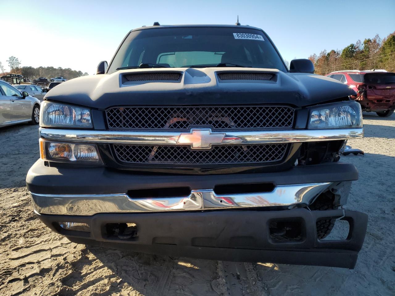 2005 Chevrolet Avalanche VIN 3GNEK12Z25G291998 Copart auction photo, front end / minor dent/scratches damage thumbnail 5