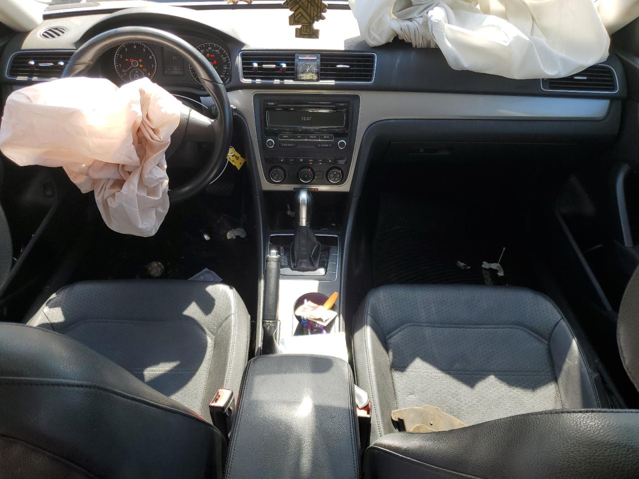 2015 Volkswagen Passat VIN 1VWAT7A35FC037112 Copart auction photo, front end / minor dent/scratches damage thumbnail 8