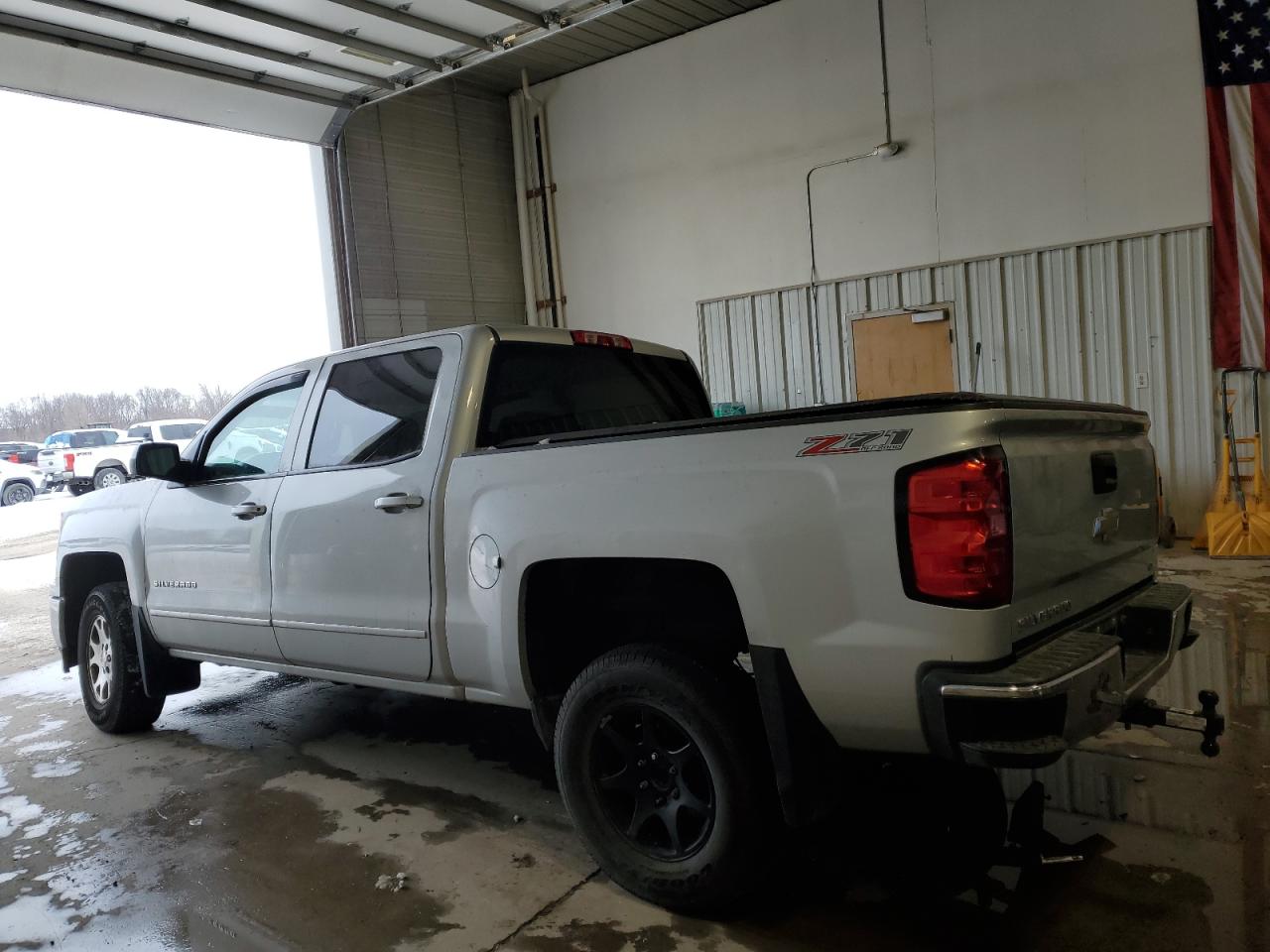 2015 Chevrolet Silverado VIN 3GCUKREC9FG487867 Copart auction photo, front end / undercarriage damage thumbnail 2