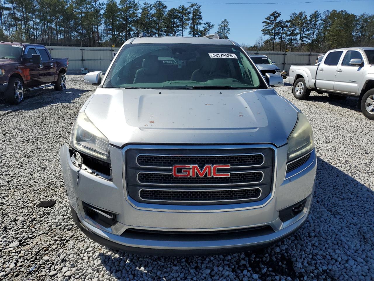 2015 GMC Acadia VIN 1GKKRRKDXFJ268077 Copart auction photo, front end / side damage thumbnail 5