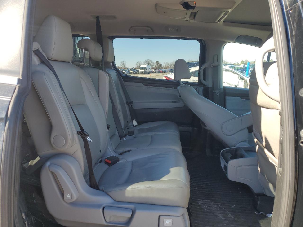 2018 Honda Odyssey VIN 5FNRL6H82JB028879 Copart auction photo, rear end / minor dent/scratches damage thumbnail 11