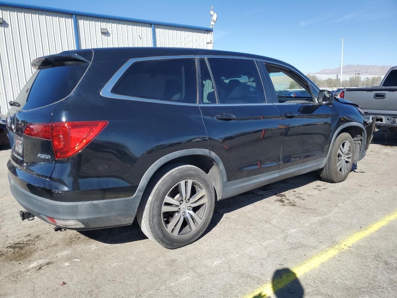 2016 Honda Pilot VIN 5FNYF6H51GB007264 Copart auction photo, front end / rear end damage thumbnail 3