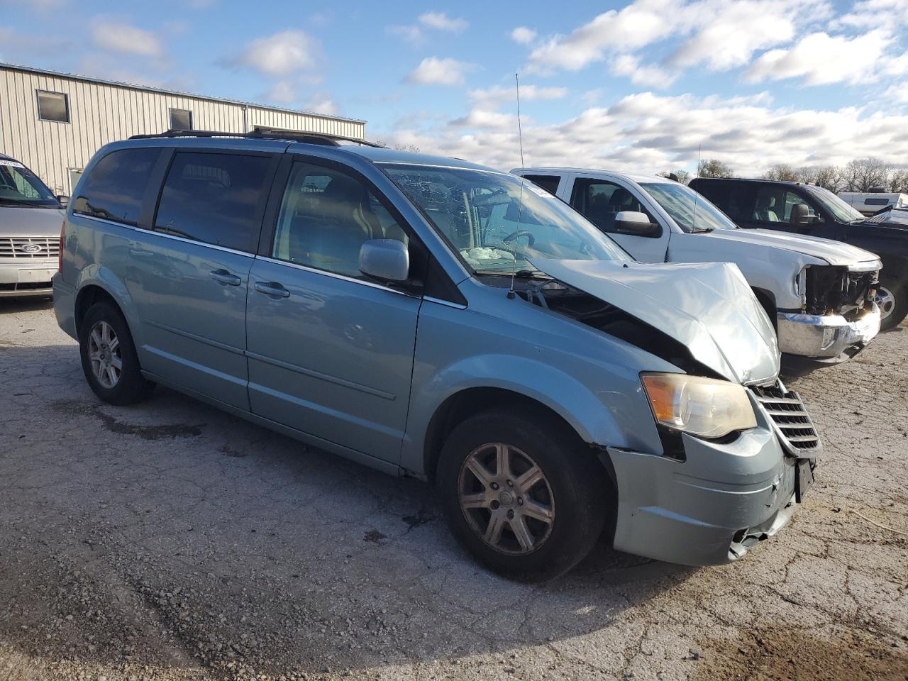 2008 Chrysler Town & Country VIN 2A8HR54P88R833715 Copart auction photo, front end / mechanical damage thumbnail 4