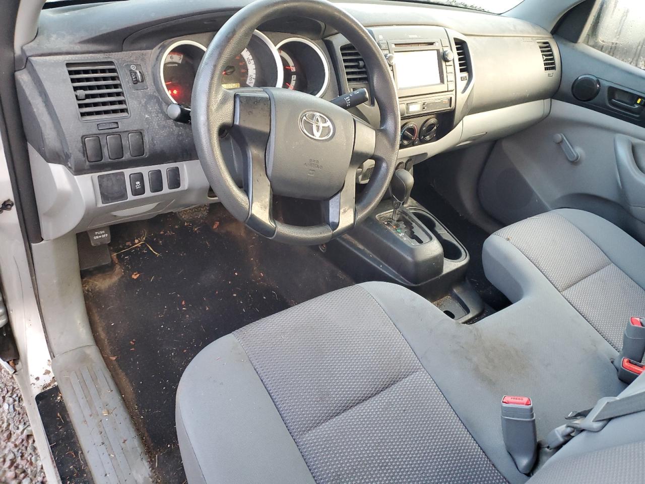 2013 Toyota Tacoma VIN 5TFNX4CN8DX028268 Copart auction photo, rear end / minor dent/scratches damage thumbnail 8