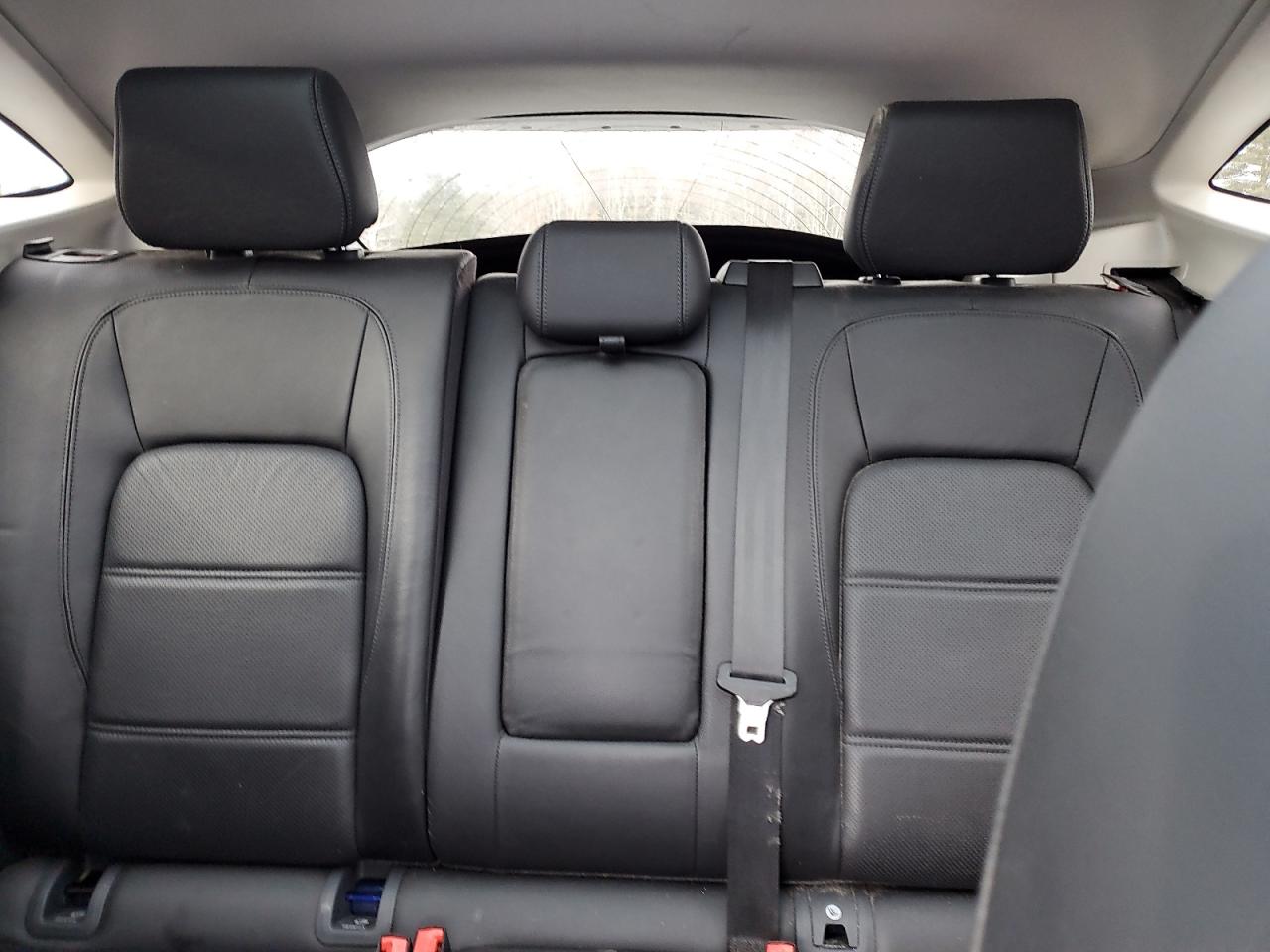 2019 Jaguar E-Pace VIN SADFP2FX8K1Z47732 Copart auction photo, front end / minor dent/scratches damage thumbnail 10