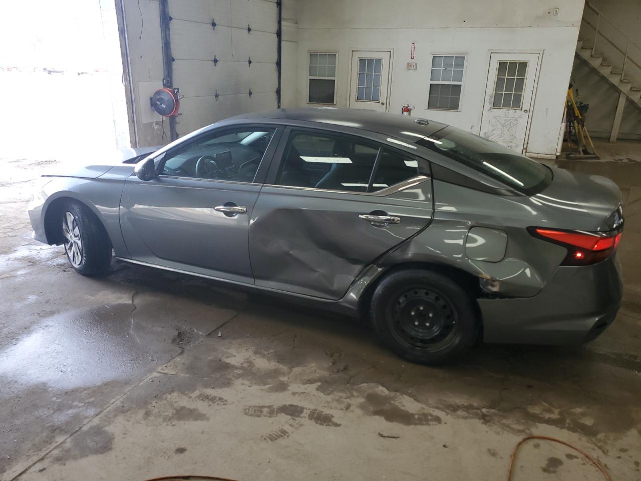 2020 Nissan Altima VIN 1N4BL4BV4LN302050 Copart auction photo, side / rear end damage thumbnail 2