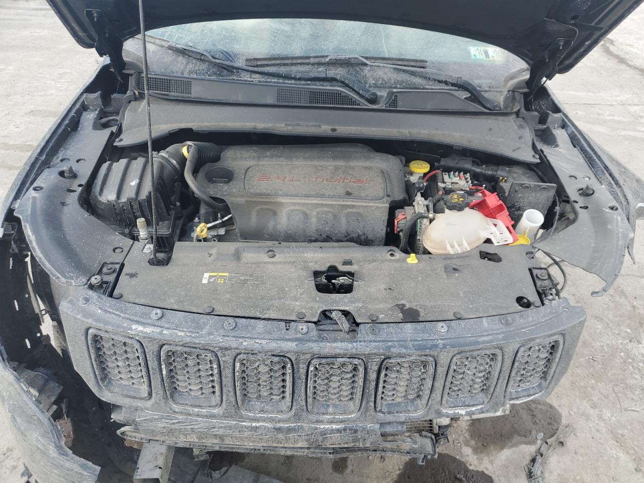 2020 Jeep Compass VIN 3C4NJDBB8LT132102 Copart auction photo, front end / undercarriage damage thumbnail 13