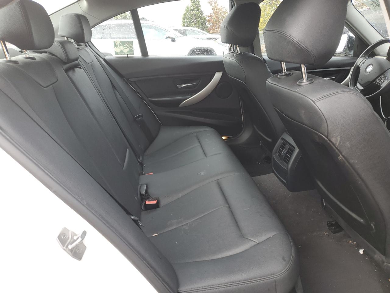 2015 BMW 3er VIN WBA3B1C57FK141114 Copart auction photo, all over damage thumbnail 10