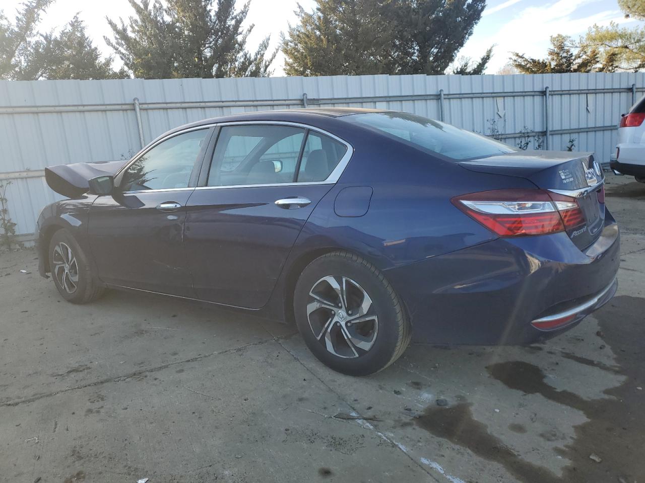 2016 Honda Accord VIN 1HGCR2F35GA181425 Copart auction photo, front end / minor dent/scratches damage thumbnail 2