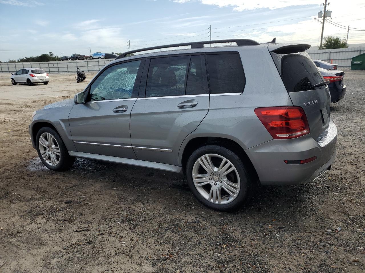 2015 Mercedes-Benz GLK-klasse VIN WDCGG8JB4FG348631 Copart auction photo, minor dent/scratches damage thumbnail 2