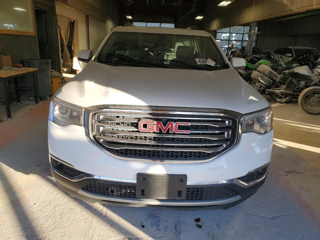 2017 GMC Acadia VIN 1GKKNMLS6HZ143903 Copart auction photo, minor dent/scratches damage thumbnail 5