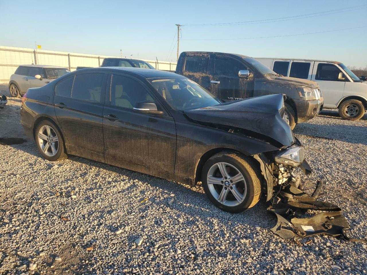 2015 BMW 3er VIN WBA3B3G53FNT18567 Copart auction photo, front end damage thumbnail 4