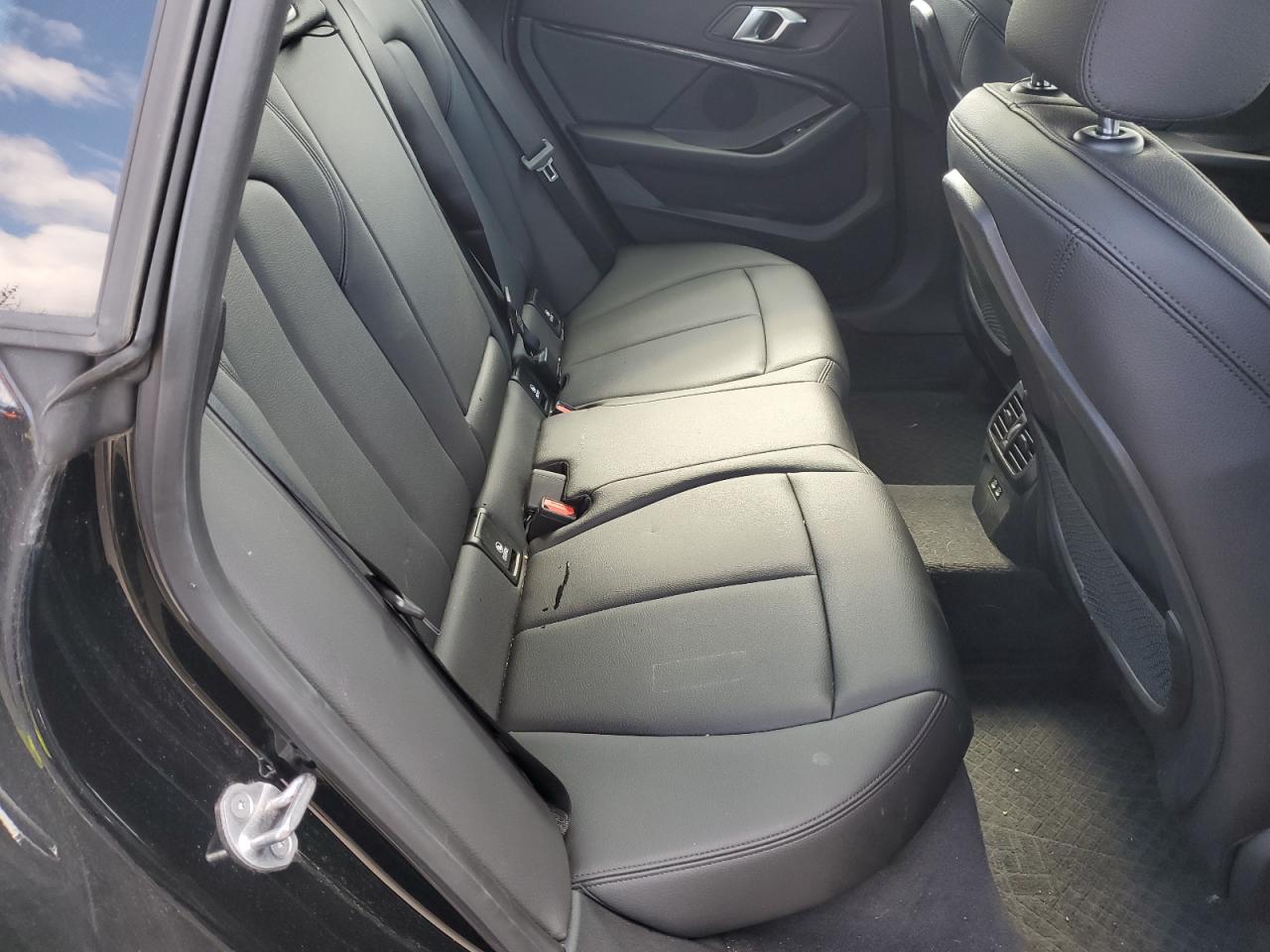 2022 BMW 2er VIN WBA73AK01N7L23445 Copart auction photo, front end / minor dent/scratches damage thumbnail 11