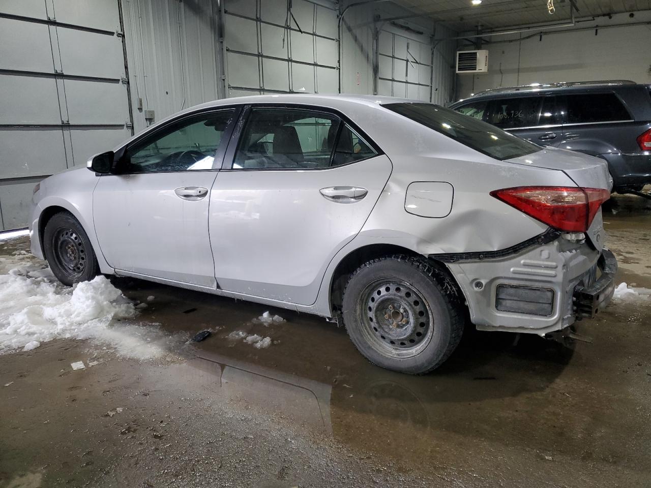 2019 Toyota Corolla VIN 2T1BURHE1KC180504 Copart auction photo, rear end / minor dent/scratches damage thumbnail 2