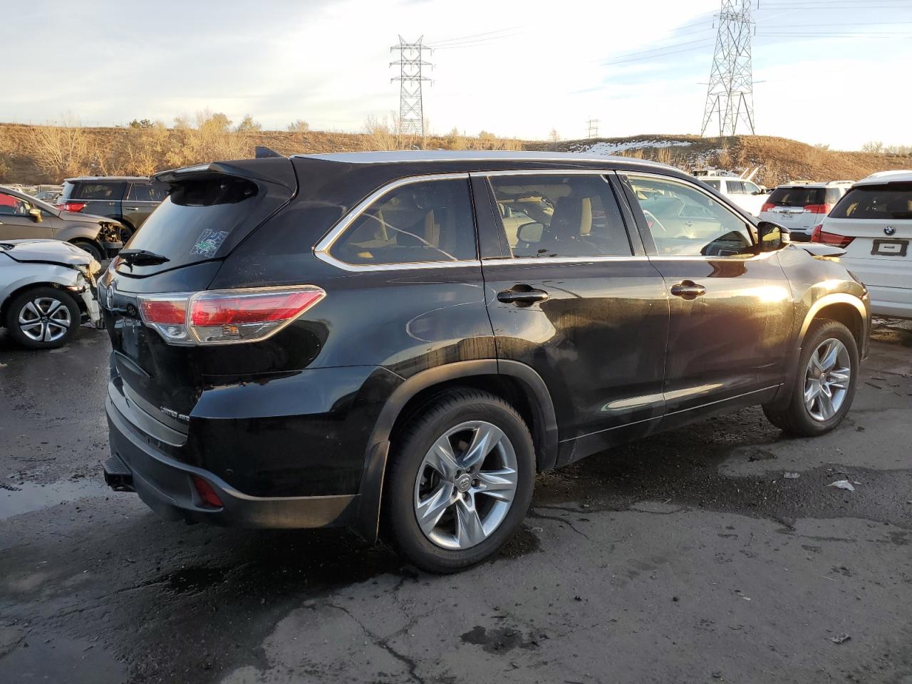 2015 Toyota Highlander VIN 5TDDKRFH4FS122458 Copart auction photo, front end damage thumbnail 3