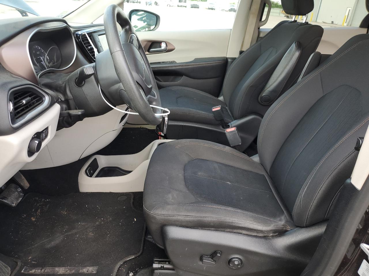 2017 Chrysler Pacifica VIN 2C4RC1CG8HR529145 Copart auction photo, front end / side damage thumbnail 7