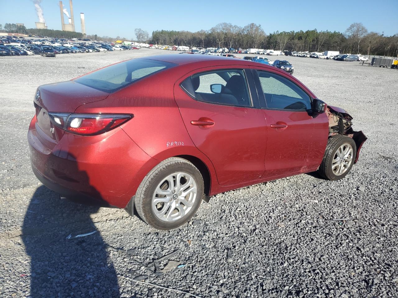 2017 Toyota Yaris VIN 3MYDLBYV6HY190099 Copart auction photo, front end / minor dent/scratches damage thumbnail 3