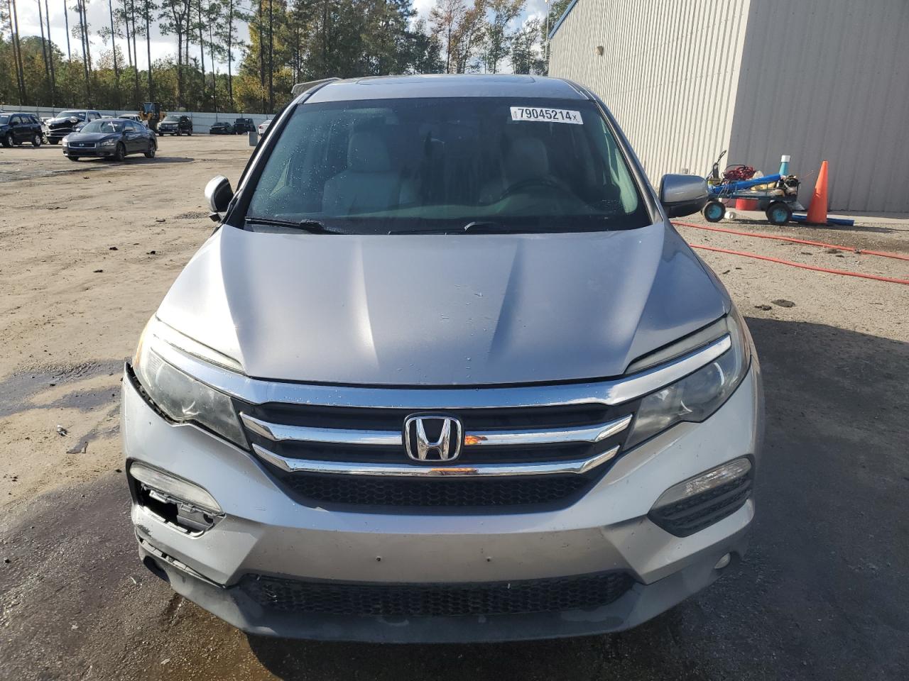 2017 Honda Pilot VIN 5FNYF5H57HB030818 Copart auction photo, side / front end damage thumbnail 5