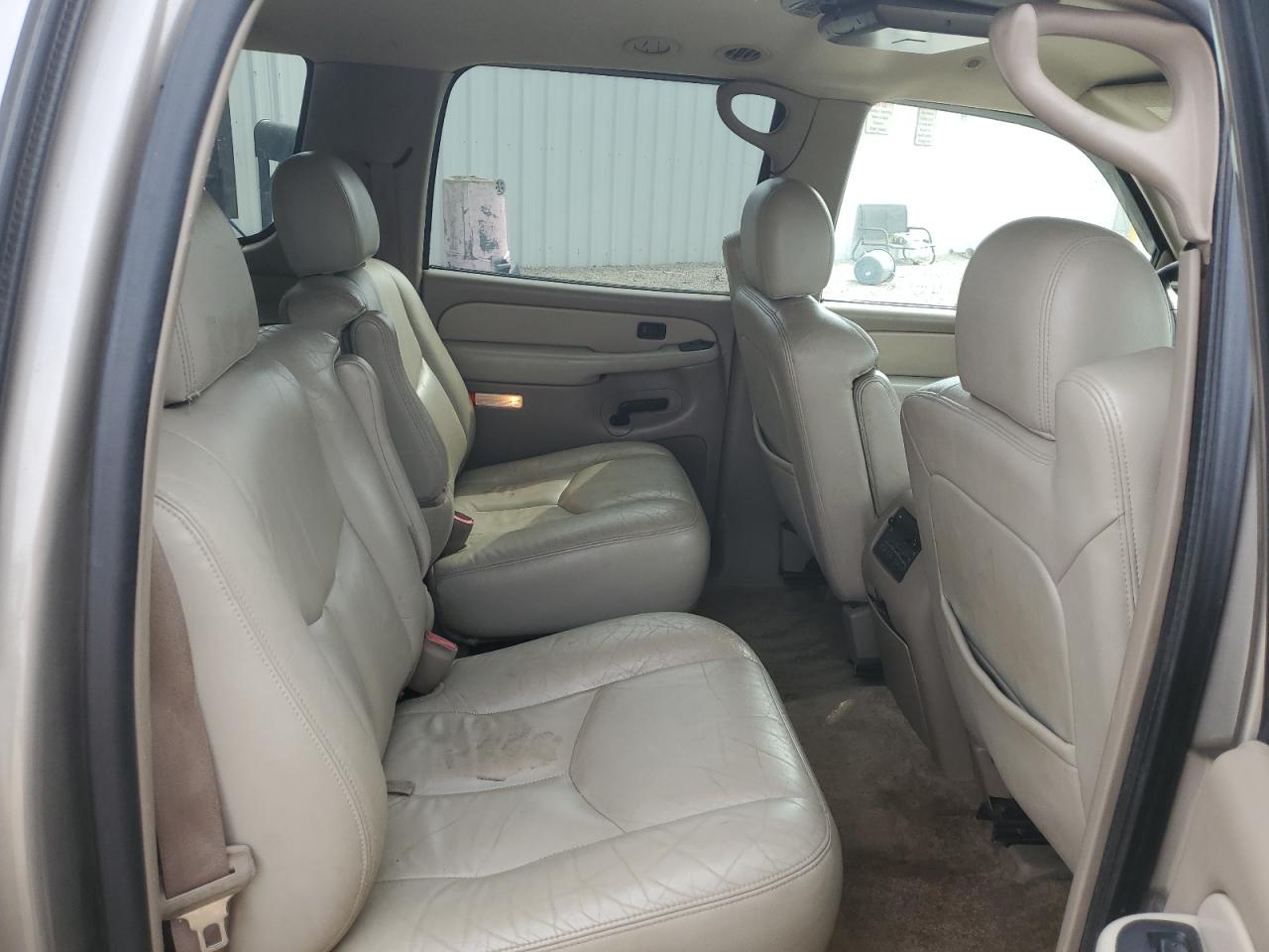 2003 Chevrolet Suburban VIN 1GNEC16Z43J243406 Copart auction photo, side damage thumbnail 11