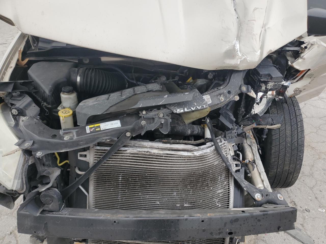 2014 Dodge Caravan VIN 2C4RDGBG4ER113753 Copart auction photo, front end / minor dent/scratches damage thumbnail 14