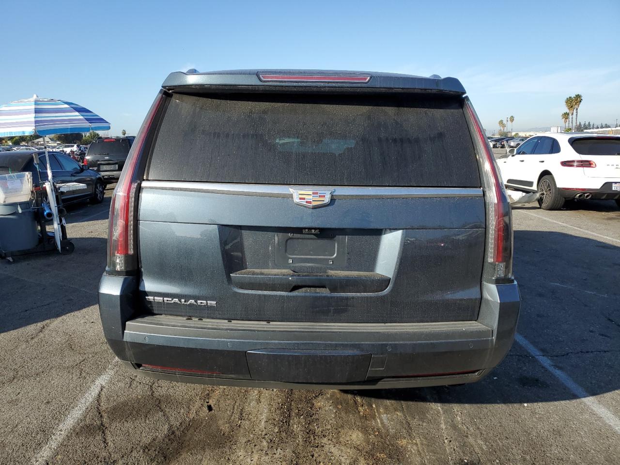 2019 Cadillac Escalade VIN 1GYS4JKJ2KR172340 Copart auction photo, front end / minor dent/scratches damage thumbnail 6