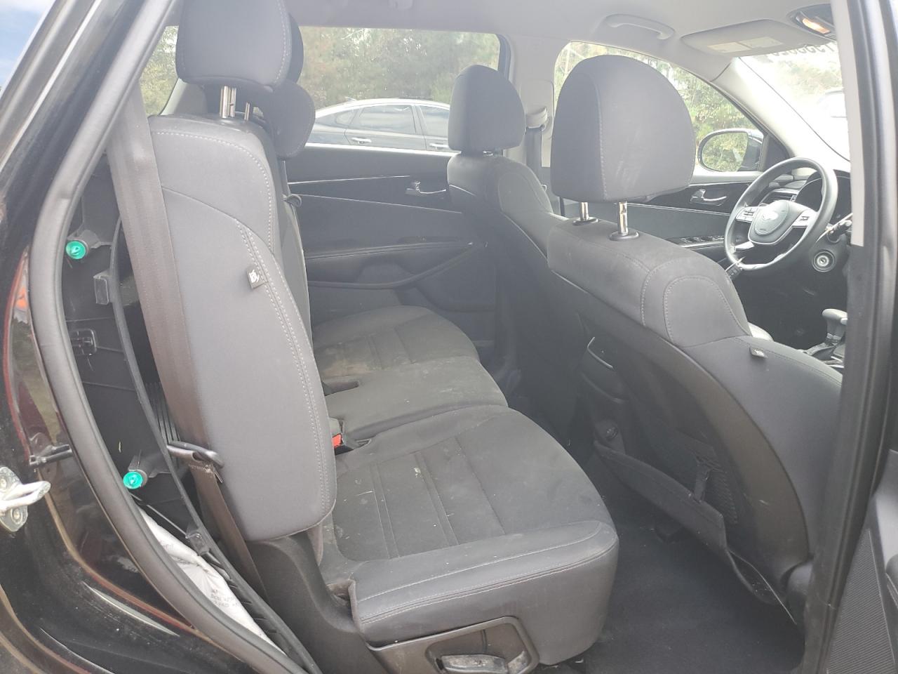 2019 KIA Sorento VIN 5XYPG4A37KG582864 Copart auction photo, rear end damage thumbnail 11