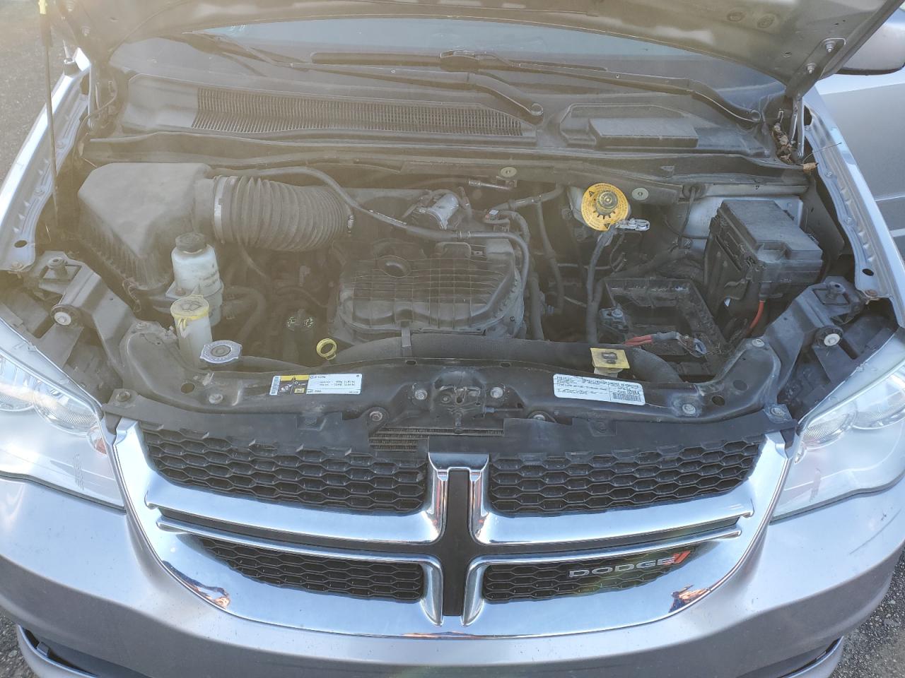 2016 Dodge Caravan VIN 2C4RDGCG3GR244786 Copart auction photo, minor dent/scratches damage thumbnail 12