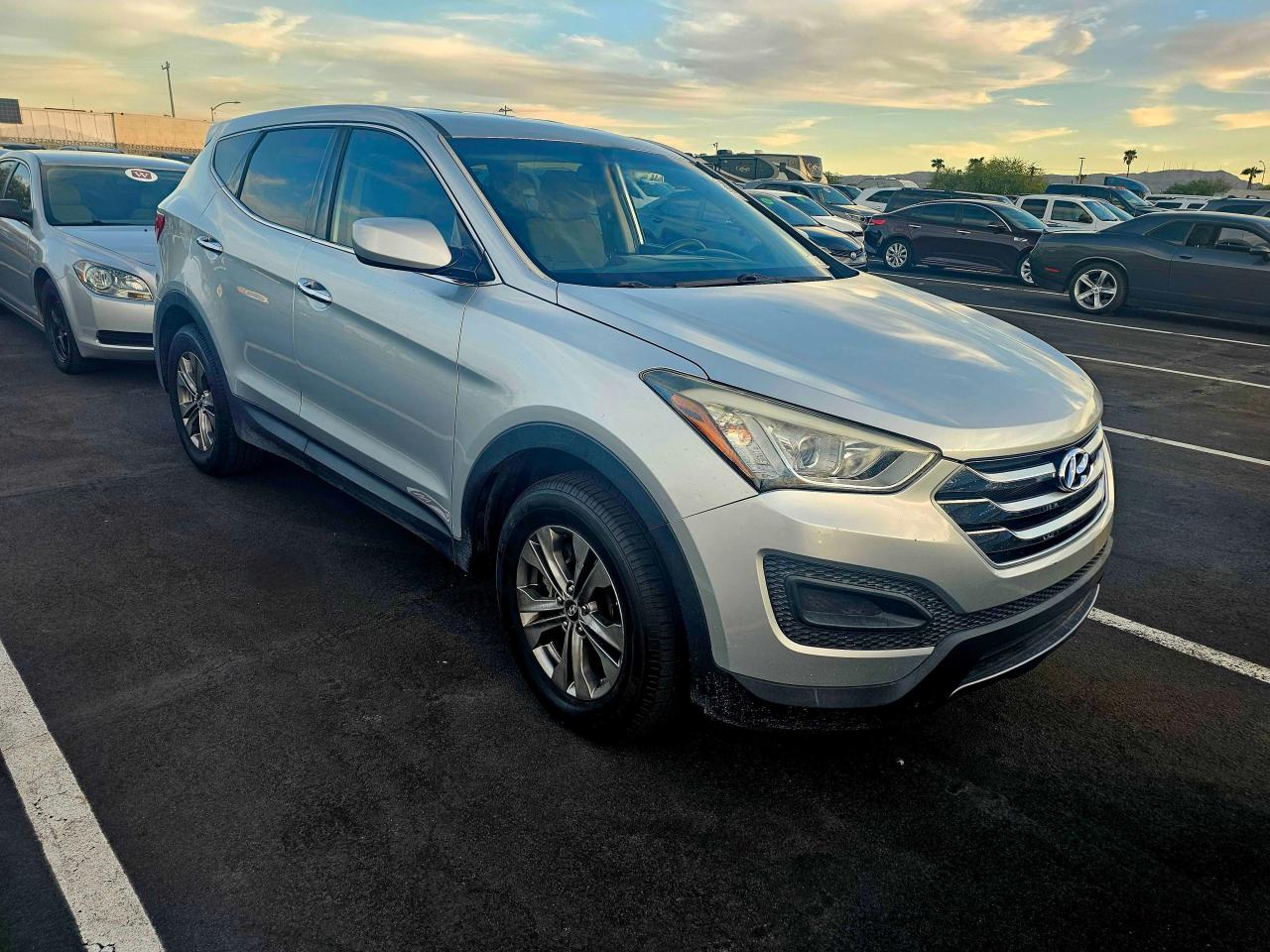 2015 Hyundai Santa Fe VIN 5XYZT3LB4FG261437