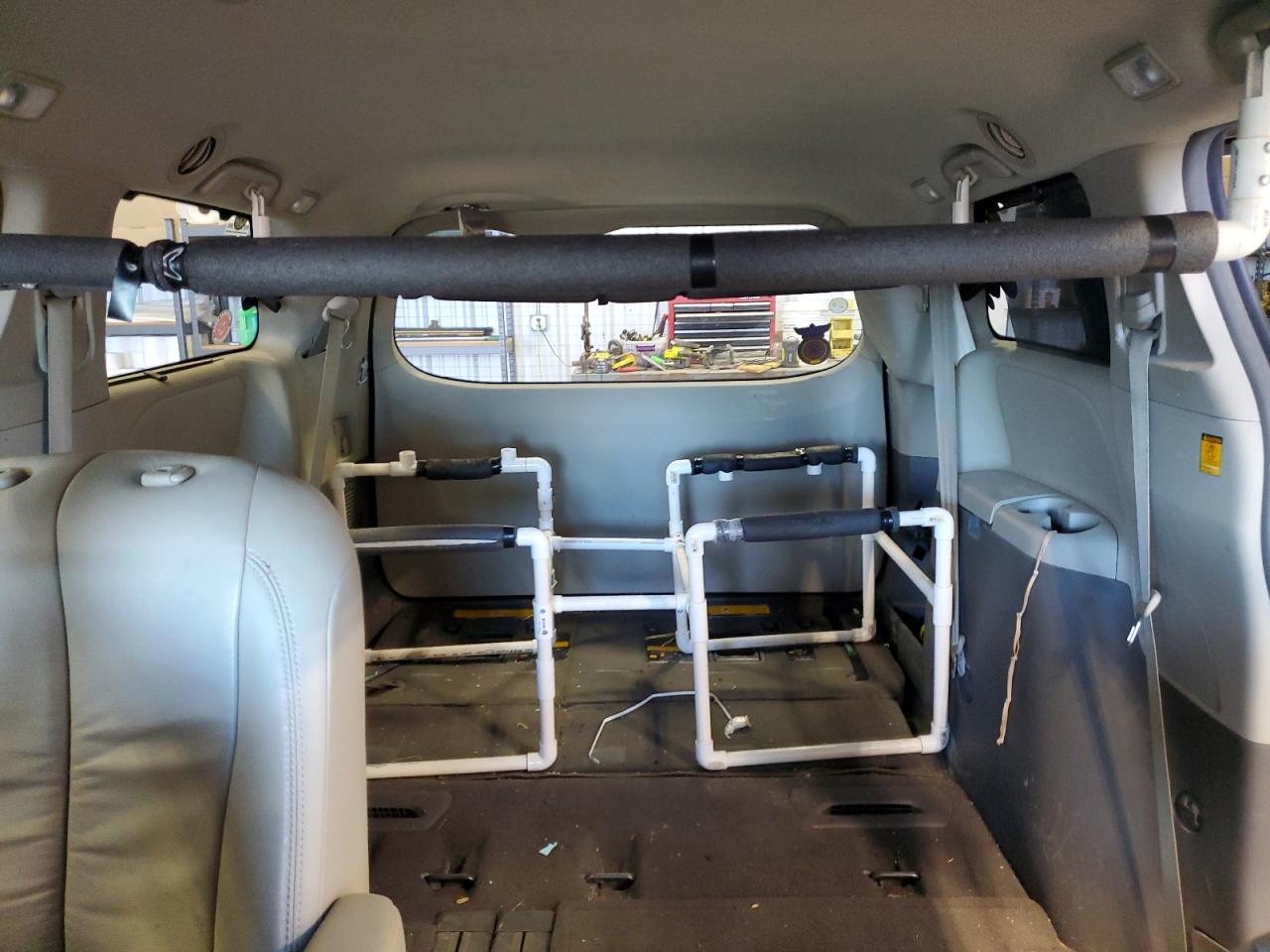 2011 Toyota Sienna VIN 5TDYK3DC6BS099328 Copart auction photo, front end / side damage thumbnail 10