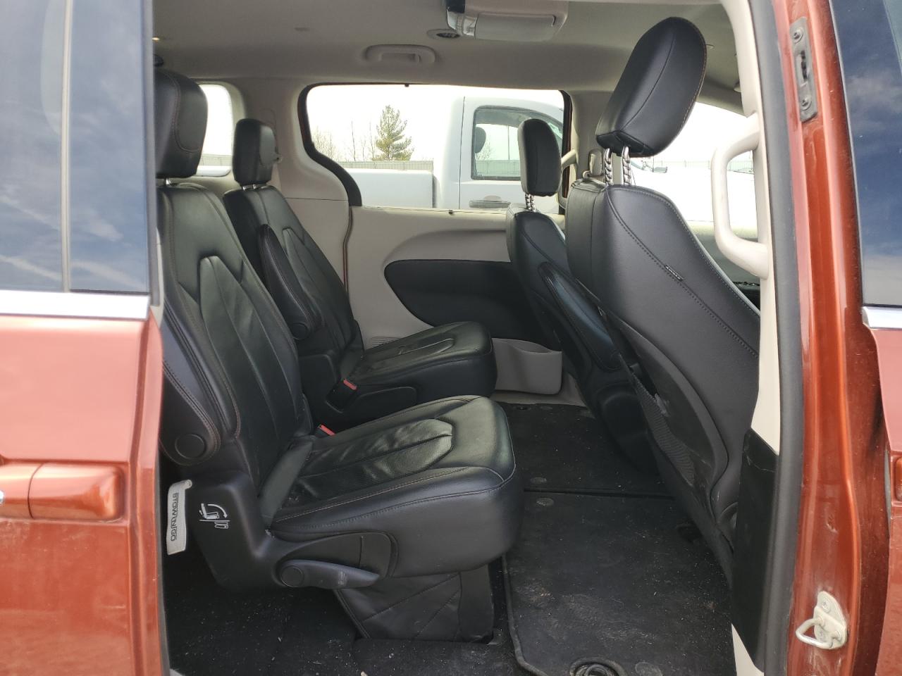 2018 Chrysler Pacifica VIN 2C4RC1BG7JR193611 Copart auction photo, front end damage thumbnail 11