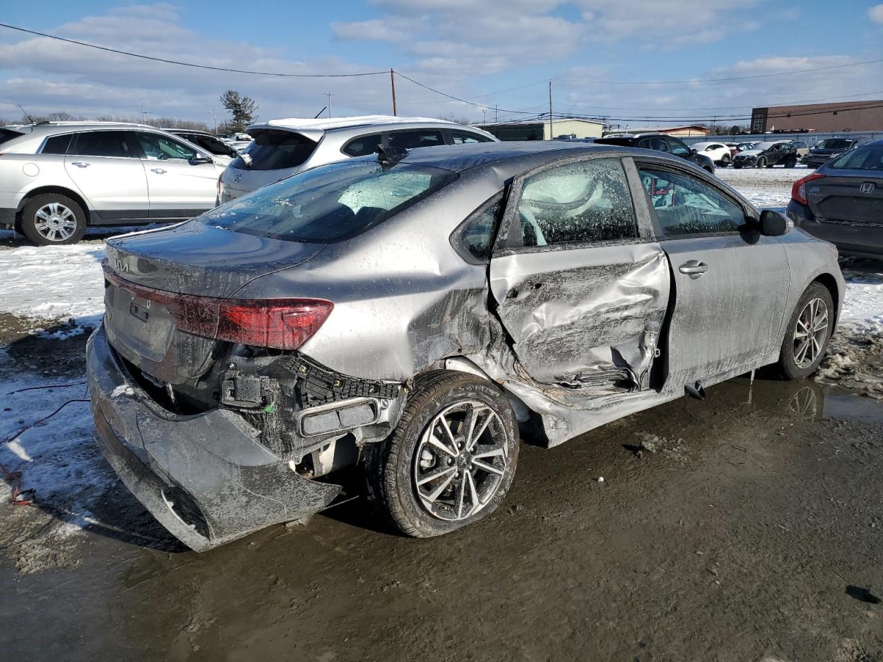 2024 KIA Forte VIN 3KPF24ADXRE779778 Copart auction photo, side / rear end damage thumbnail 3