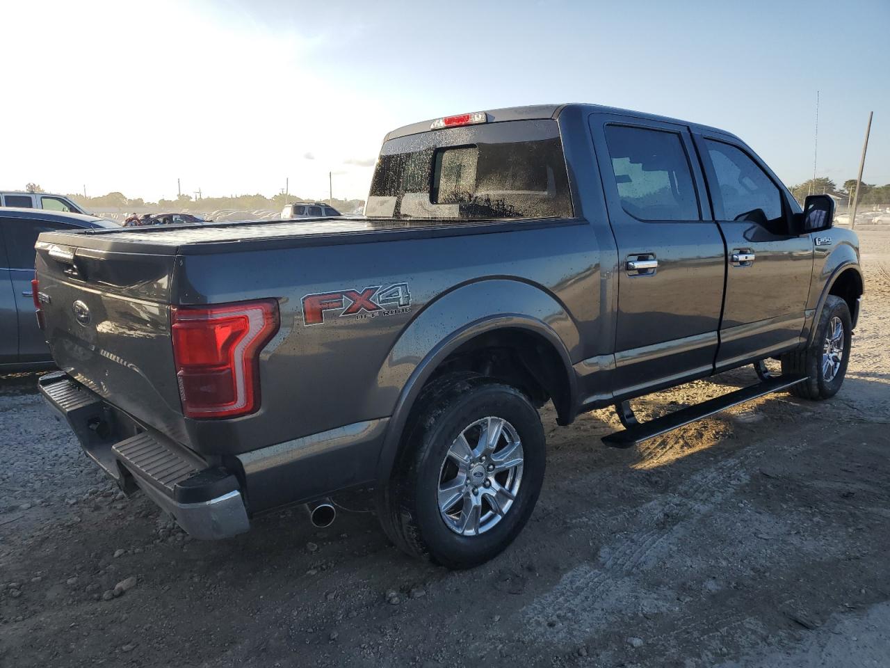 2017 Ford F-150 VIN 1FTEW1EG5HFB99748 Copart auction photo, rear end / minor dent/scratches damage thumbnail 3