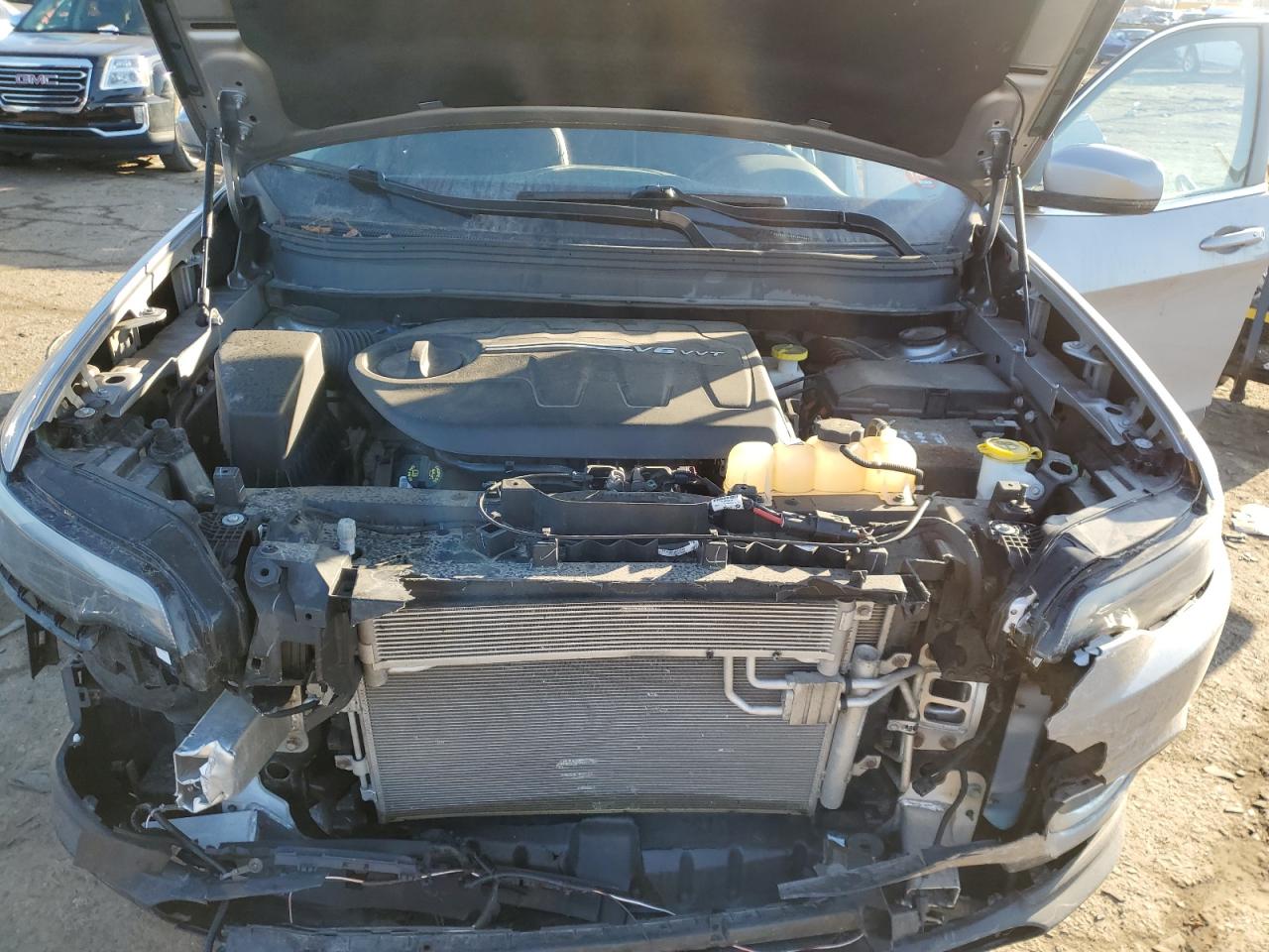 2019 Jeep Grand Cherokee VIN 1C4PJMDX2KD336030 Copart auction photo, front end damage thumbnail 12