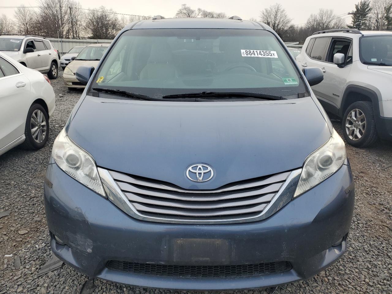 2017 Toyota Sienna VIN 5TDYZ3DC9HS875195 Copart auction photo, rear end damage thumbnail 5