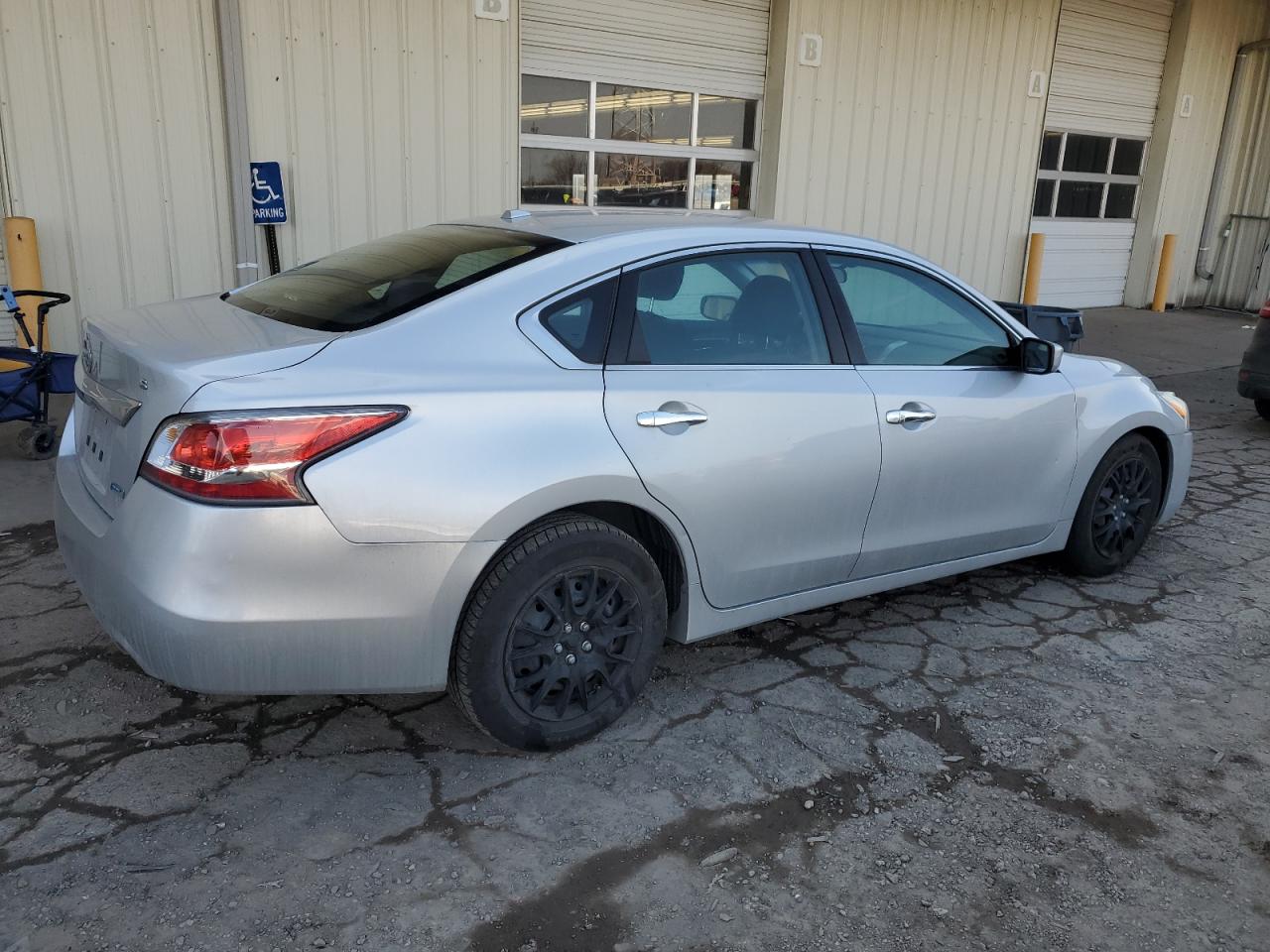 2014 Nissan Altima VIN 1N4AL3AP7EC167492 Copart auction photo, front end / minor dent/scratches damage thumbnail 3