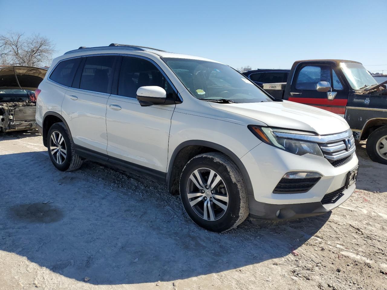 2016 Honda Pilot VIN 5FNYF6H58GB030945 Copart auction photo, front end / minor dent/scratches damage thumbnail 4