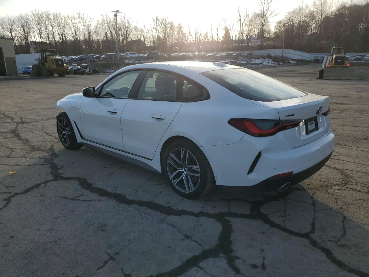 2023 BMW 4er VIN WBA73AV07PFP38922 Copart auction photo, front end / minor dent/scratches damage thumbnail 2